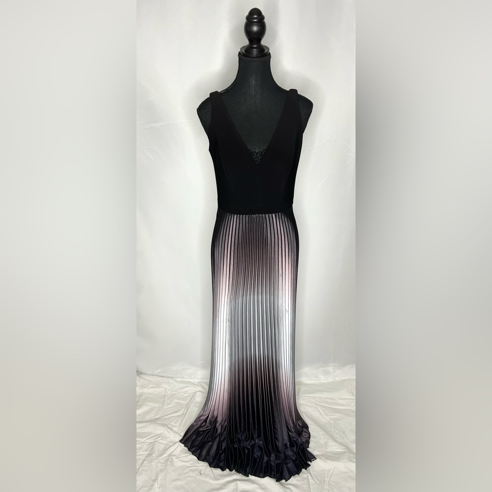 Gorgeous David’s Bridal gown size 10